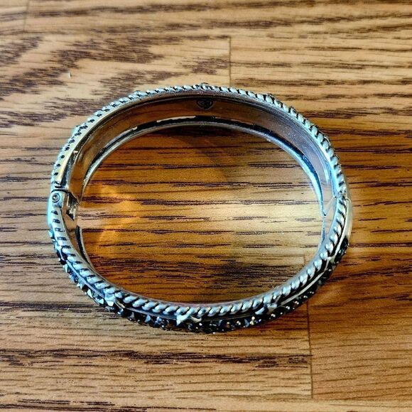 BRIGHTON "Crystal Rocks" Crystal and Silver Hinged Bracelet BOLD ACCESSORIES - Picture 3 of 10